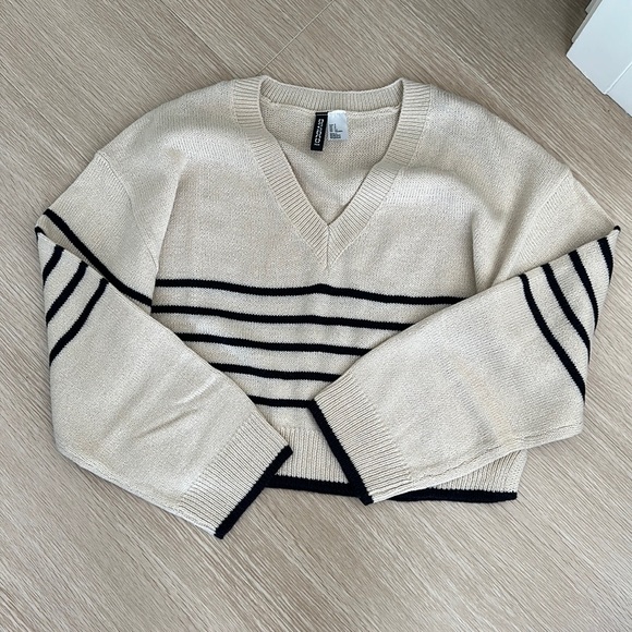 H&M Top - Picture 1 of 1